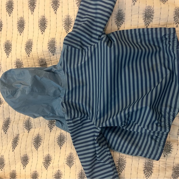 The North Face Blue Striped Jacket - Picture 12 of 12